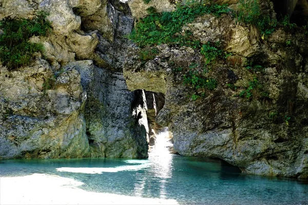El Sava en Kranjska Gora buscando tropical — Foto de Stock