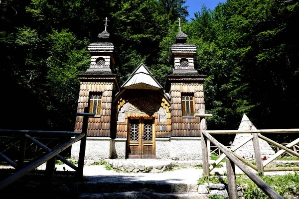 Russische kapel op de vrsic Pass bij Soca — Stockfoto