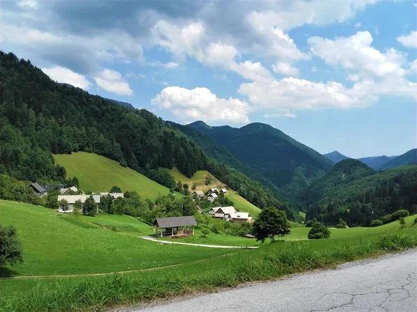 Widok na spokojną Zgornja Sporica — Zdjęcie stockowe