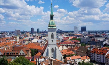 Bratislava - Kalesi: eski kasabada görünümüne yeni şehir