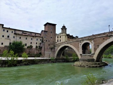 Roma'da tiber Nehri Köprüsü
