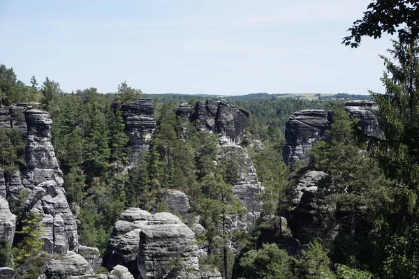 瑞士撒克逊巴斯季地区著名砂岩岩石景观 — 图库照片