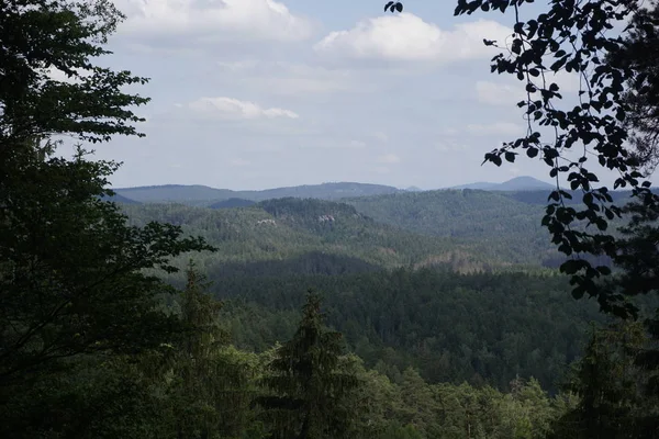 Vista desde Hinterhermsdorf, Alemania a Krasna Lipa, República Checa — Foto de Stock