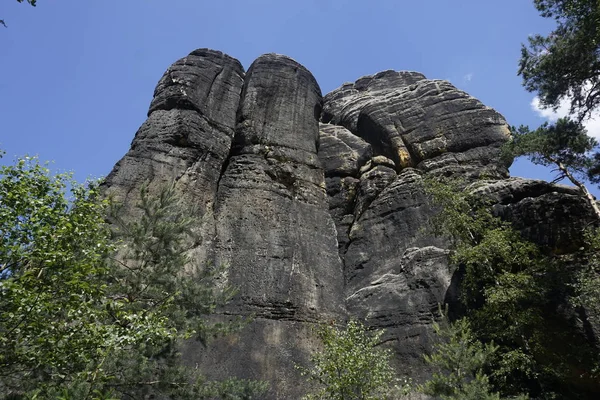 Impressionante formação de rochas de arenito perto do Schrammtor na Suíça Saxônica — Fotografia de Stock