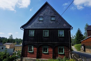 Geleneksel Umgebindehaus Hinterhermsdorf, Sakson İsviçre, Almanya 'da görüldü