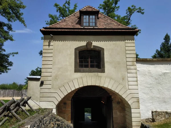 Etrafı Duvarlarla Çevrili Stolpen Kalesi Nin Kapısı — Stok fotoğraf