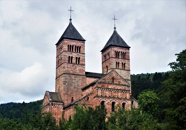 Steeples Murbach Abbey Looming Out Forest Vosges França — Fotografia de Stock