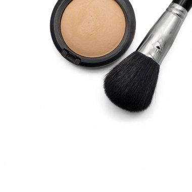 Toz fırçası ve preslenmiş toz
