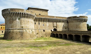 Rocca Roveresca Kalesi'nin Senigallia Marche bölgesindeki Ancona eyaletinde yer alan. Seyahat ve tarihi kavramı için
