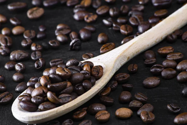 Biyolojik kavrulmuş kahve kirişleri gerçek İtalyan lezzetli, enerjik kahve içeceği için. 