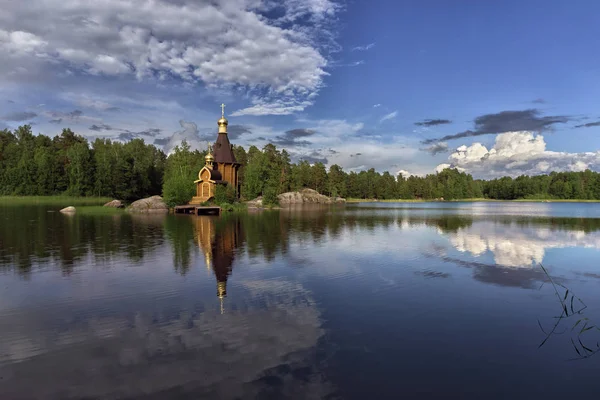 Kilise St Andrew ilk olarak adlandırılan Vuoksa üzerinde.