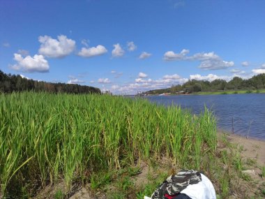 Tver, Rusya, 25 Ağustos, 2014 - sanatoryum, Rusya, Tver bölgesinde, Volga Nehri, Karacharovo yaz içinde kalan insanlar