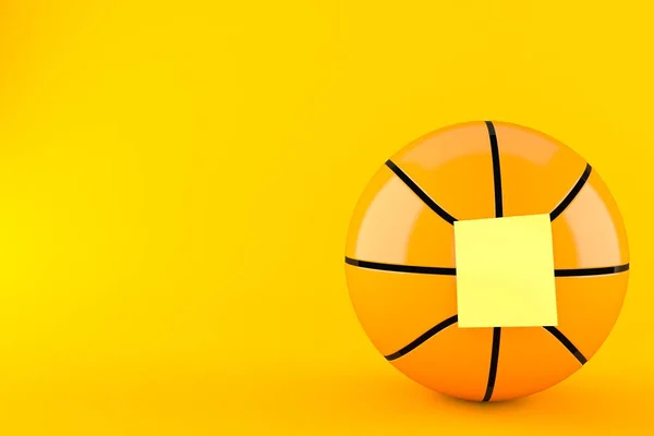 Balón de baloncesto con etiqueta amarilla en blanco —  Fotos de Stock