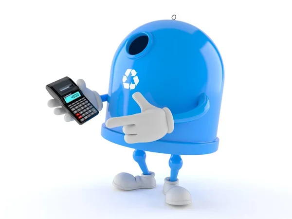 Reciclagem bin personagem segurando calculadora — Fotografia de Stock