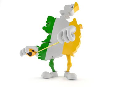 İrlanda karakteri elinde mezura tutuyor