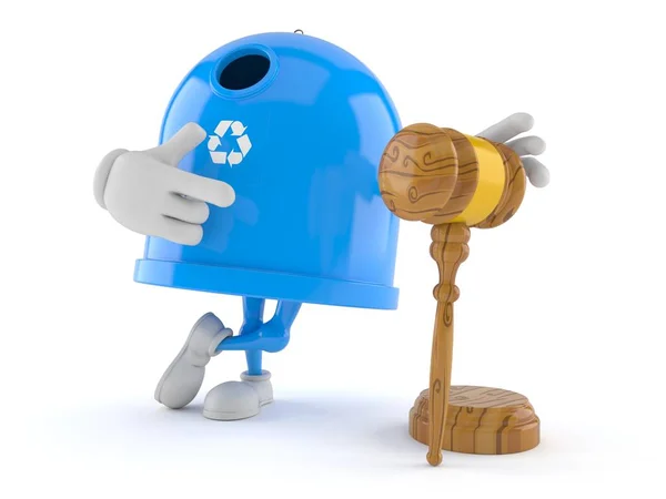 Reciclagem personagem bin com martelo — Fotografia de Stock