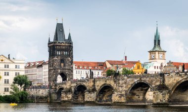 Çek Cumhuriyeti Prag 'daki Charles Köprüsü