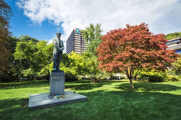 Antonin Dvorak statue in the park — Stock Photo, Image