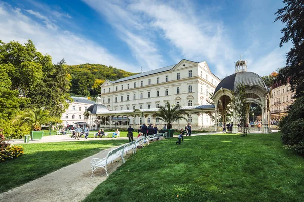 Karlovy Vary of Carlsbad in West-Bohemen, Tsjechië — Stockfoto