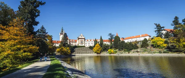 Pruhonice Chateau ve Çek Cumhuriyeti'nde Park