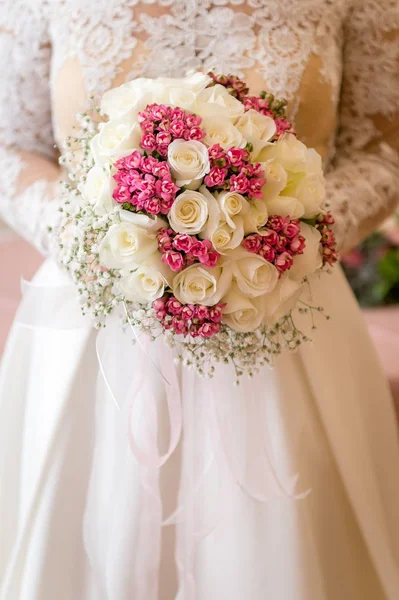 Svatební kytice na svatbu — Stock fotografie