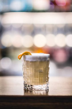 Alkol barda kokteyl sayaç