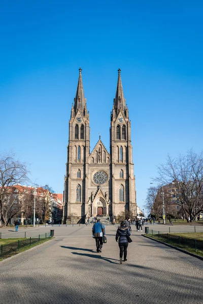 Templom Szent Ludmilla, a Namesti Miru tértől, Prága — Stock Fotó