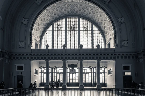 Передпокою Празького залізничного вокзалу — стокове фото