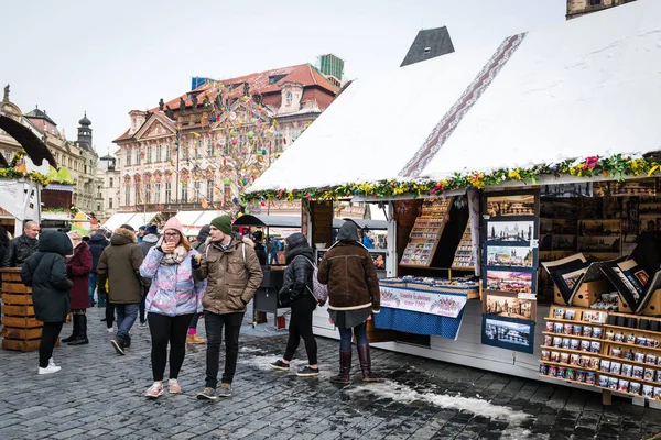 Praga Mercatini di Pasqua sulla Piazza della Città Vecchia — Foto Stock
