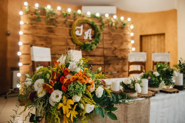 Düğün ahşap tarzı