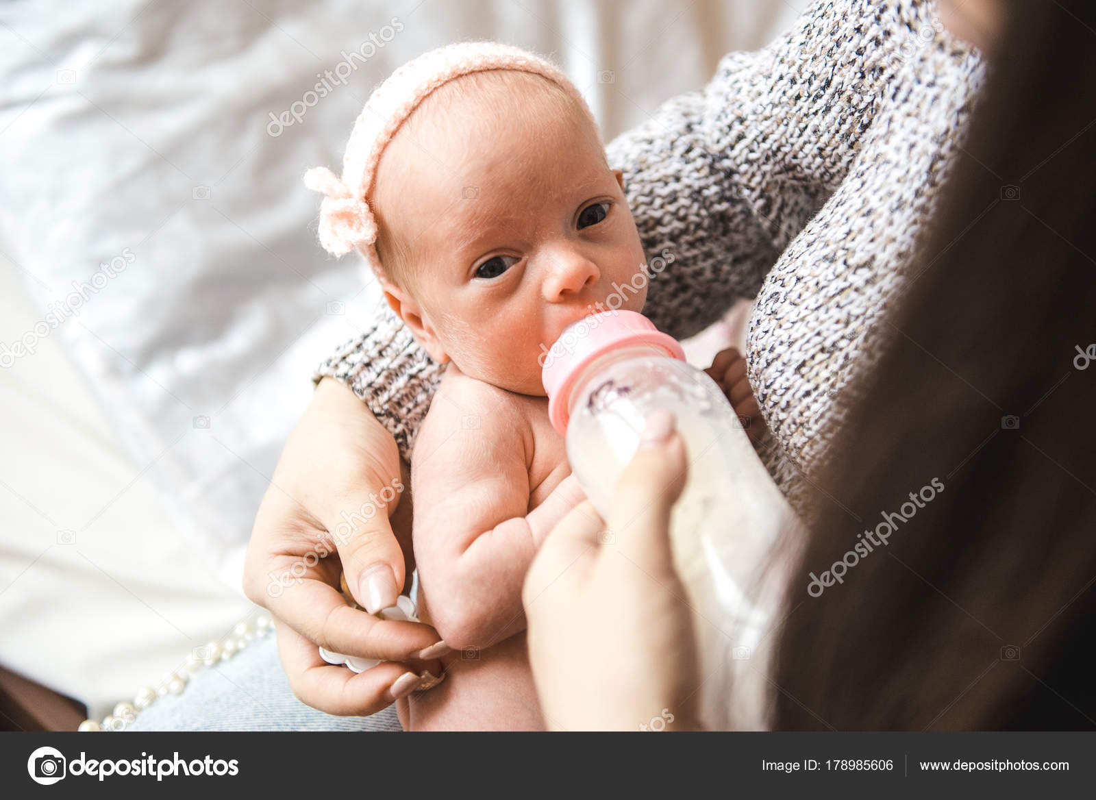 Giving bottle hotsell to newborn