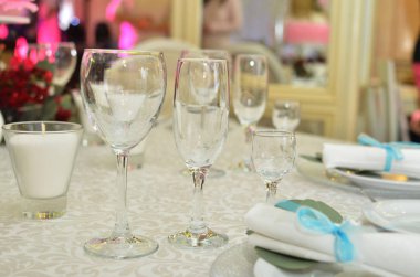 Zarif yemek odası masa ayarla