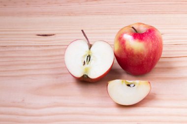 Olgun Kırmızı Elmalar.