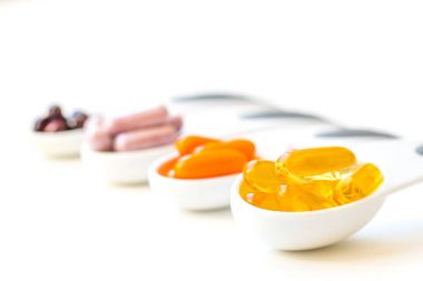 Vitaminler ve sağlıklı takviyeleri.