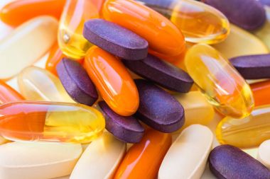 Vitaminler ve sağlıklı takviyeleri.