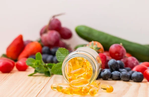 Fiskolja, omega 3 med D-vitamin kapslar — Stockfoto