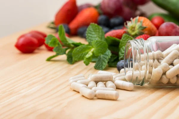 Vitaminer kosttillskott eller naturläkemedel. — Stockfoto