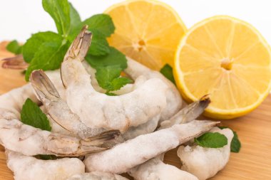 dondurulmuş çiğ karides