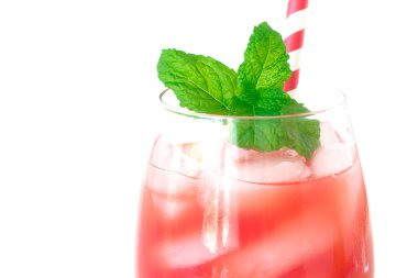 taze sıkılmış karpuz suyu.