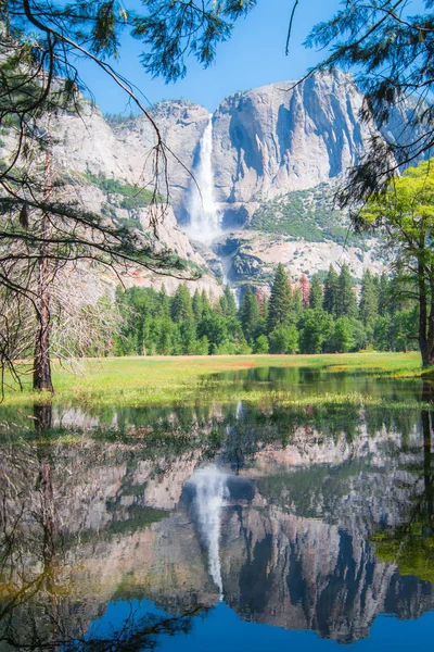 Cataratas Yosemite, Parque Nacional Yosemite . — Foto de Stock