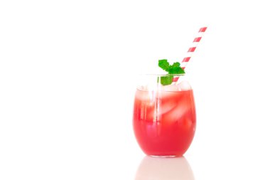 taze sıkılmış karpuz suyu.