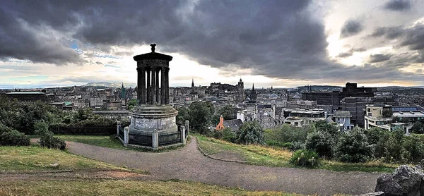 Edinburgh, İskoçya'nın şehir manzarası — Stok fotoğraf