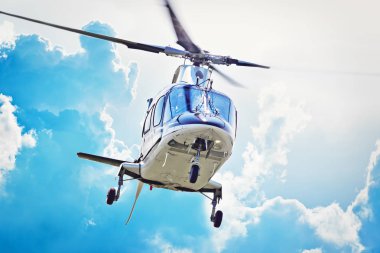 Özel helikopter iniyor