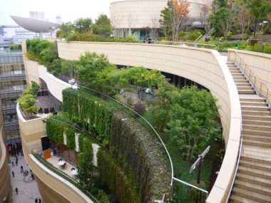Namba Park alışveriş merkezi Osaka City (Japonya 2012)