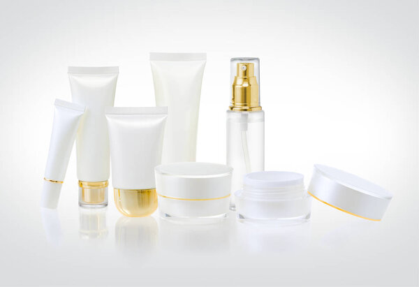 Набор косметических контейнеров
