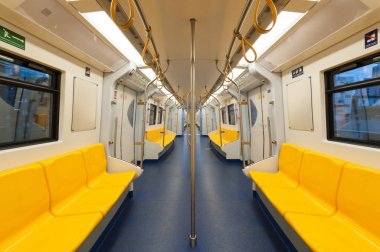 Gökyüzü tren vagonu erken bir sabah