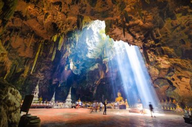Khao Luang mağara,: Phetchaburi, Thailand
