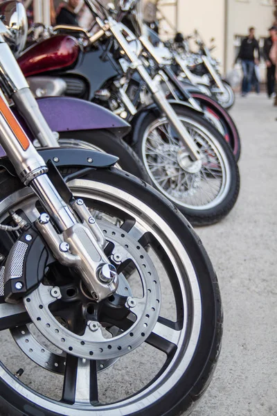 Odchozí kola motocyklů — Stock fotografie