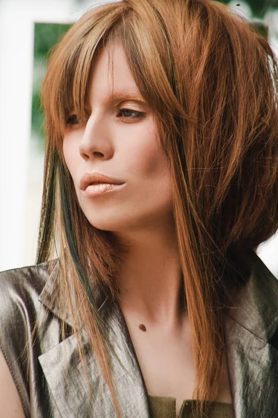 Kız gazes mesafe içine