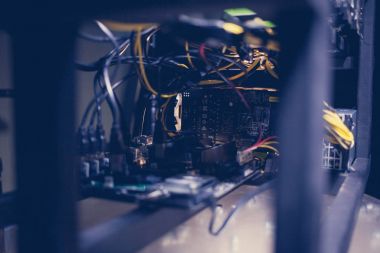 Cryptocurrency incelemesi. E-iş. Yakın çekim.